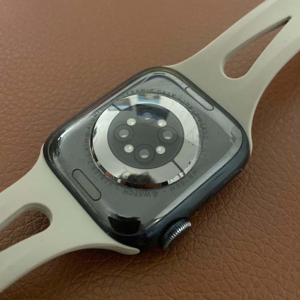 Series 7 41mm Apple Watch *Unlocked* - Picture 2 of 5